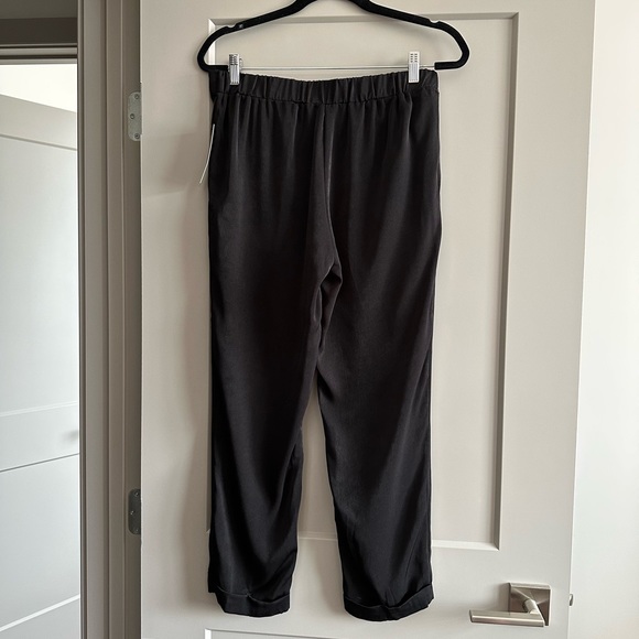 Lulus crop satin dress pants. NWT. Size L - Picture 4 of 4